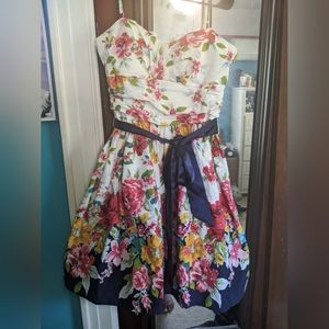 Floral tie front/back dress size Medium (7/8)